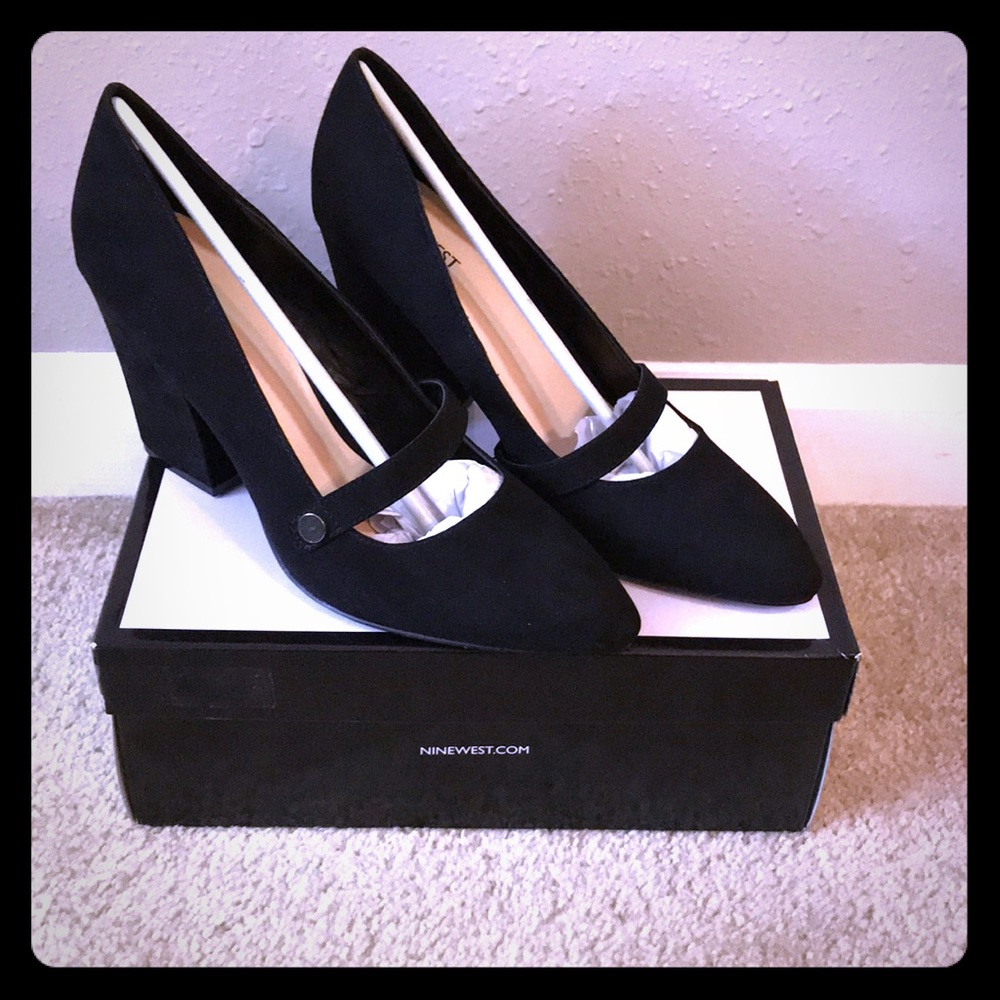Nine West “saaro” in black suede. NIB